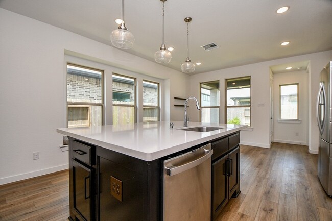 Building Photo - 943 Malibu Shr Ln