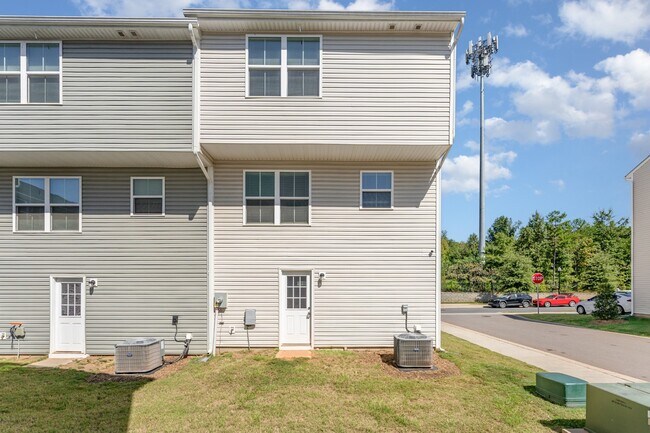 Building Photo - 1105 Canando St