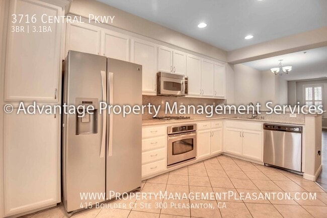 Building Photo - 3716 Central Pkwy