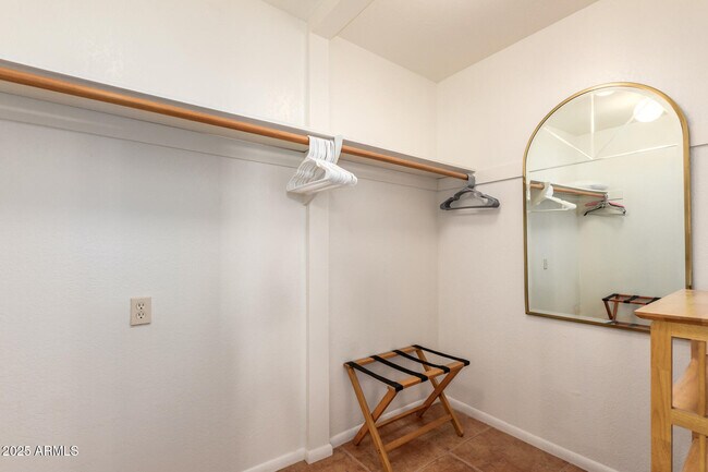 Building Photo - 6419 E Cactus Rd