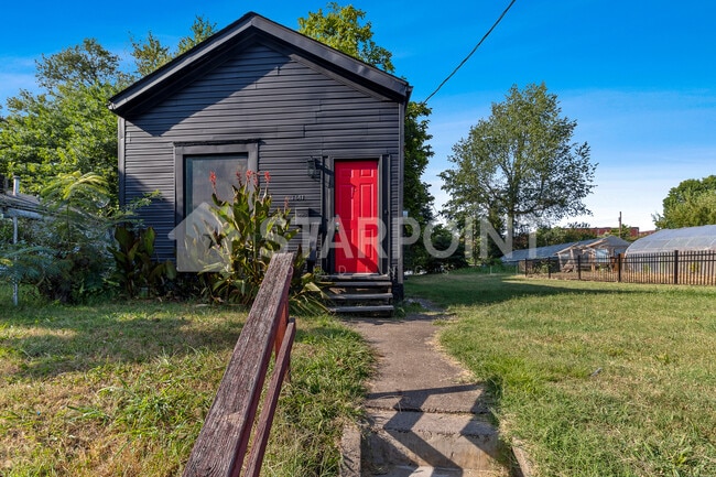 Building Photo - 1611 W Kentucky St