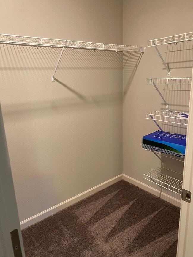 Building Photo - AVAILABLE NOW!!! 4BD/3BA - Pet friendly + Fenced Yard & Washer/Dryer Included - Great South Locat...