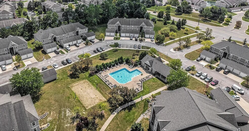 Swimming Pool and Volleyball Court - 1417 Heatherwood Ln