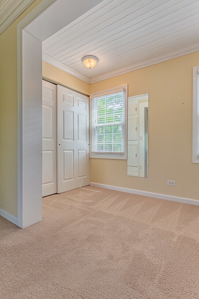 Building Photo - 1490 Paisley Ct