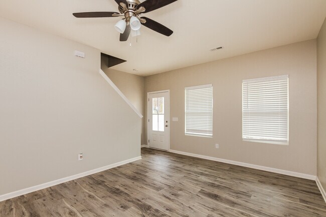 Building Photo - 812 Caper St