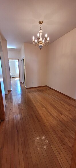 Building Photo - 53 Clara St