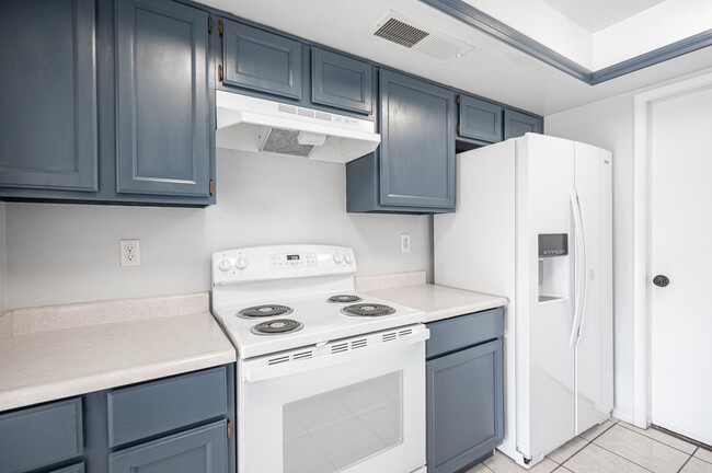 Building Photo - 2247 Heavenly View Dr