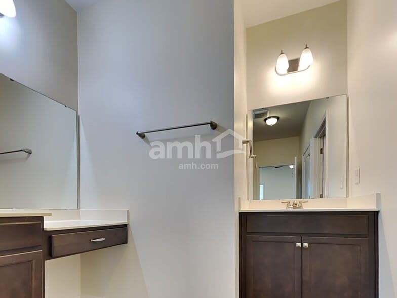 Building Photo - 449 Brookgreen Dr