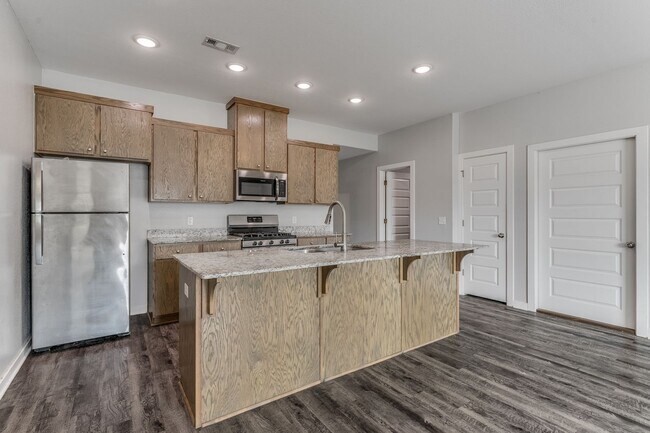 Building Photo - 640 Hidden Springs Dr