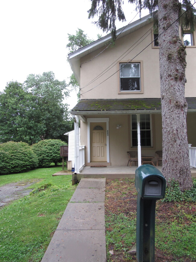 Building Photo - 480 Quigley Ave