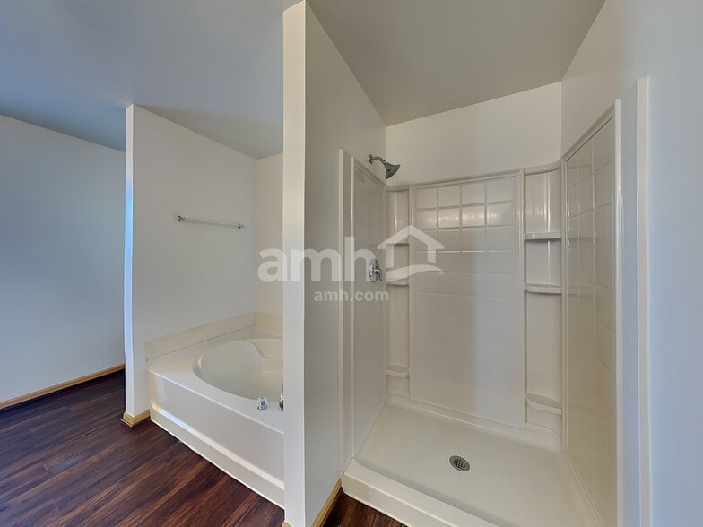 Building Photo - 3217 Kenilworth Ln