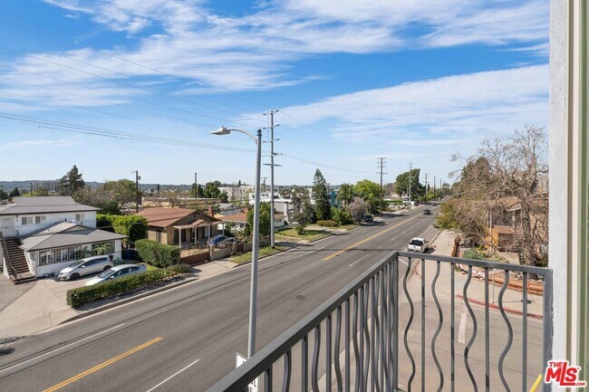 Building Photo - 6006 Klump Ave