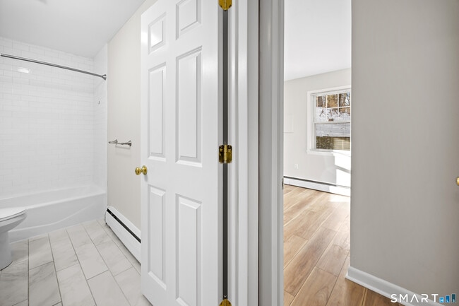 Building Photo - 63 Creamery Rd