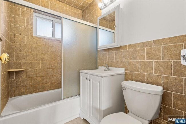 Building Photo - 250 Franklin Turnpike