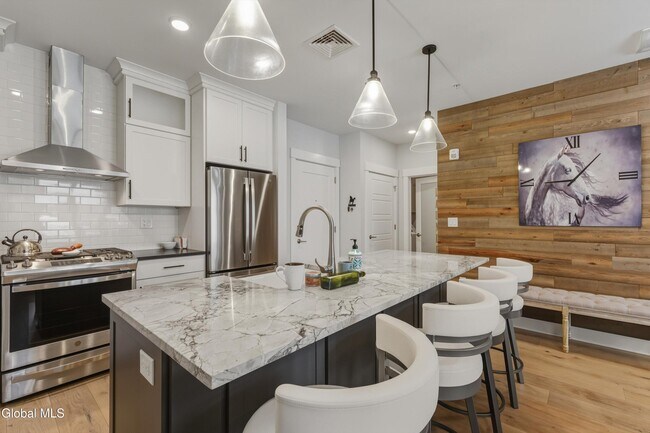 Building Photo - 116 West Ave