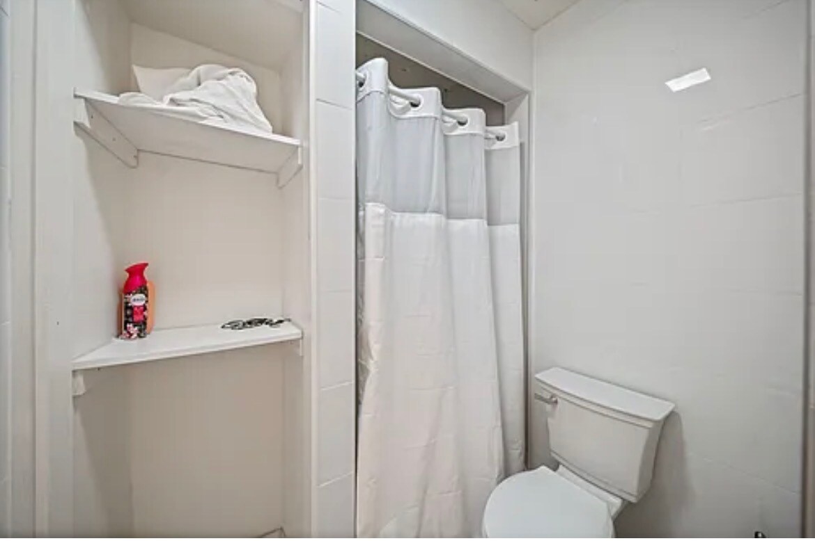 Building Photo - 721 Foster St