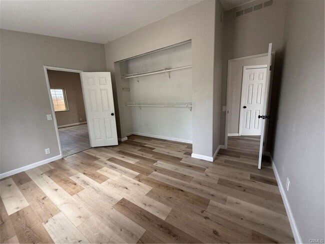 Building Photo - Nice 3 Bedroom home in a huge lot!