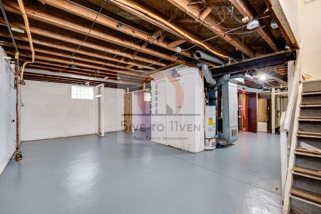 Building Photo - 1109 Creighton Ave
