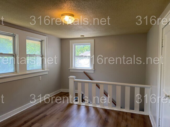 Building Photo - Two bed one bath available NOW!