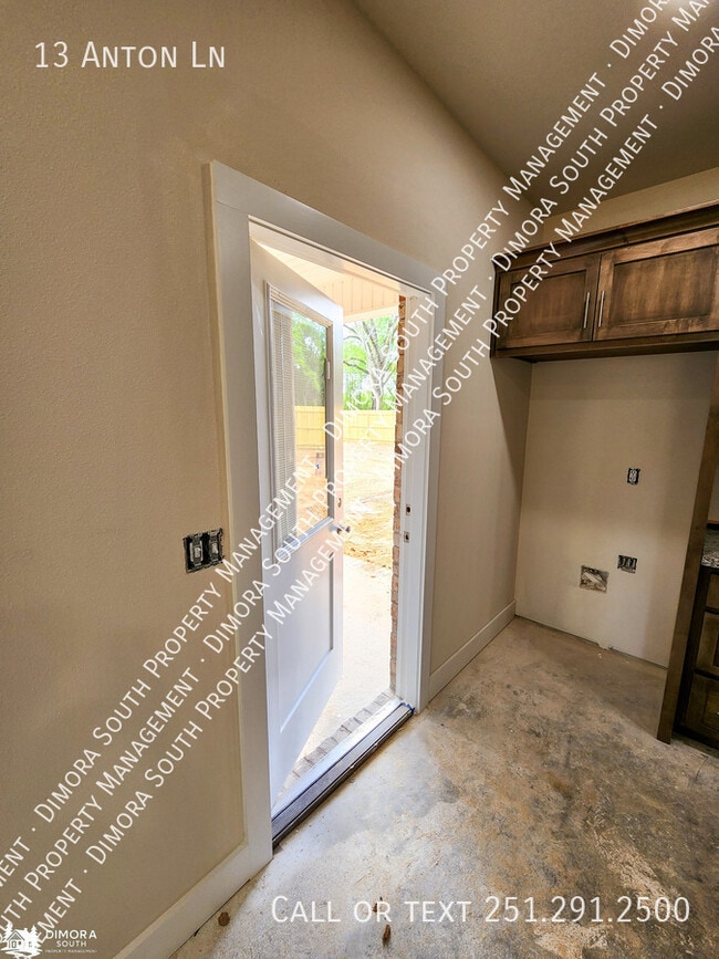 Building Photo - 13 Anton Ln