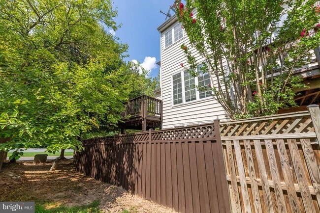 Building Photo - 4273 Upper Park Dr