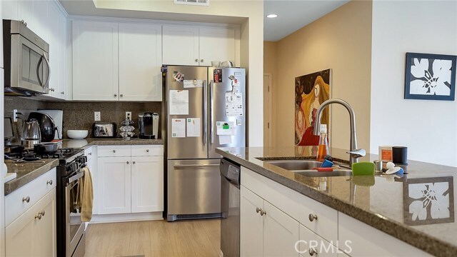 Building Photo - 13021 Central Ave