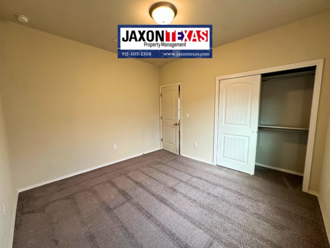 Building Photo - 220 Dora Baltea Pl