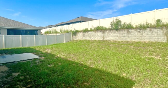 Building Photo - 272 Bergamot Lp