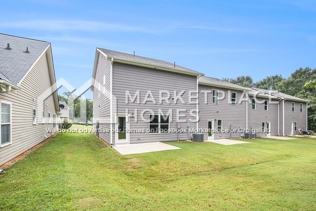 Building Photo - 1921 Schoolhouse Ln