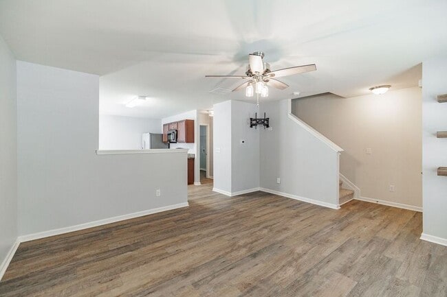 Building Photo - 157 Brockett Dr