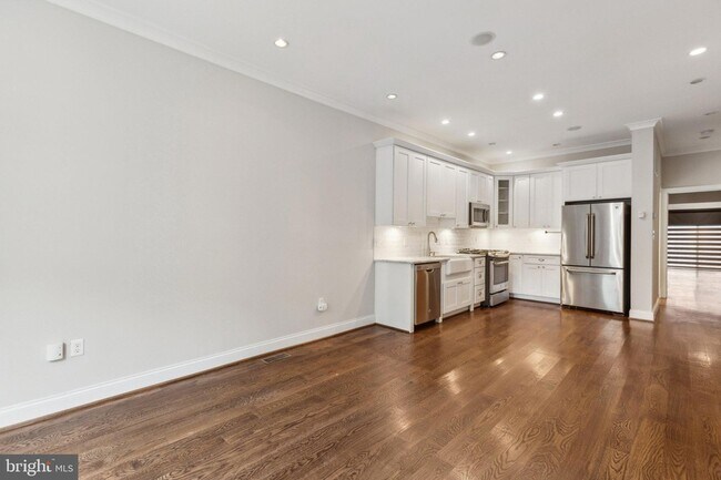 Building Photo - 39 U St NE