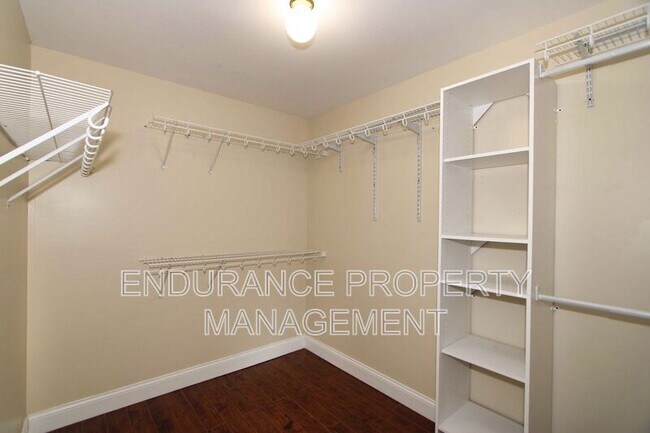 Building Photo - 6017 Kensington Trail