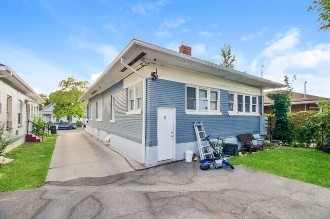 Building Photo - 2332 Eccles Ave
