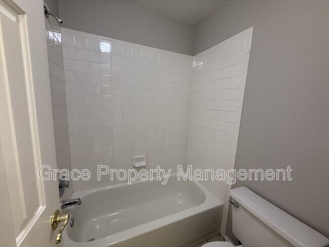 Building Photo - 10924 W 100th Dr
