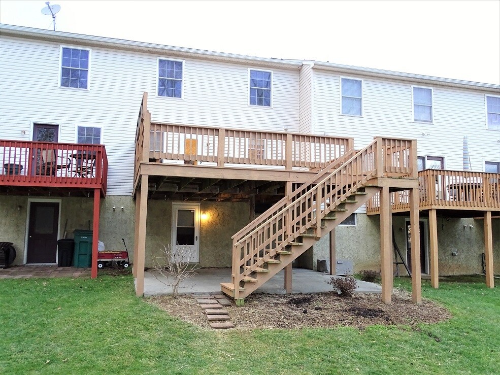 Building Photo - 20 Beverly Dr