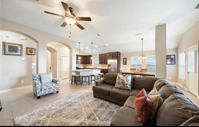 Building Photo - 8727 Seguin Cove Ln