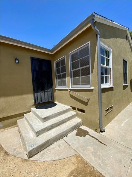 Building Photo - 3718 Gundry Ave