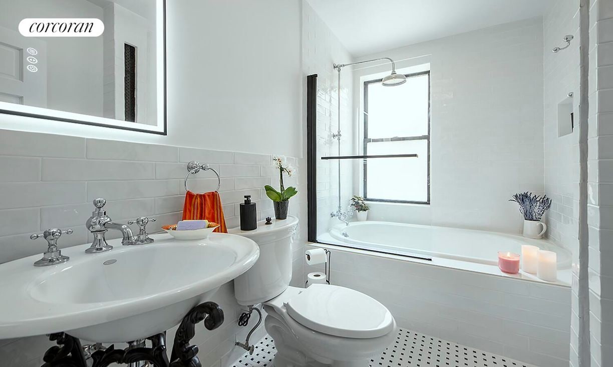 Building Photo - 333 E 80th St