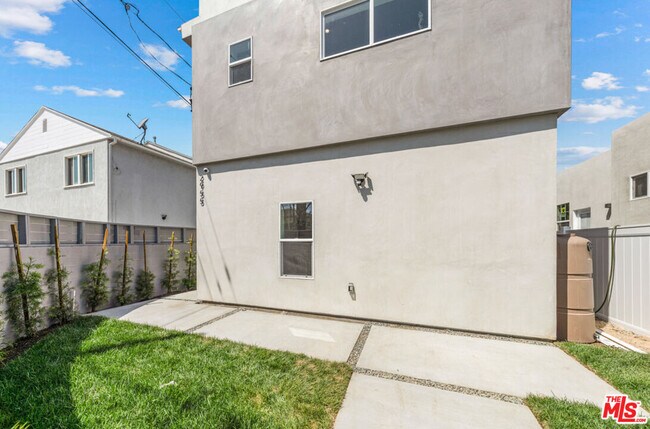Building Photo - 2955 Midvale Ave