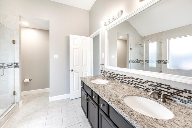 Building Photo - 7015 Yardley Dr