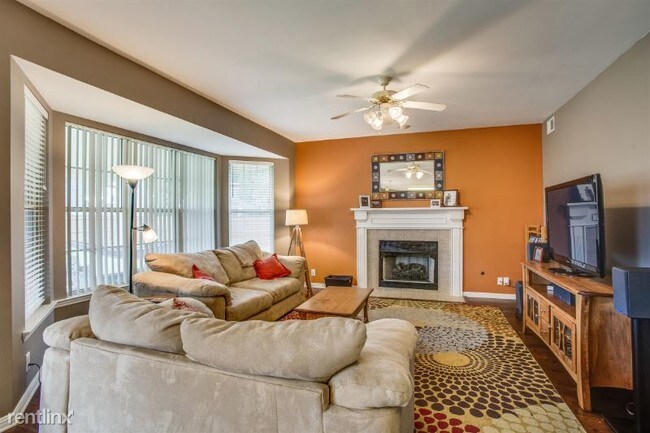 Building Photo - 4 br, 2.5 bath House - 1701 Portway CT.