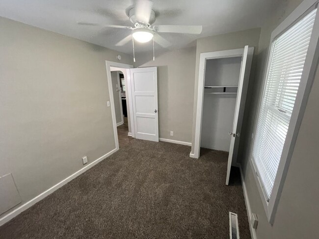 Building Photo - Remodeled 2 Bedroom Home Available NOW