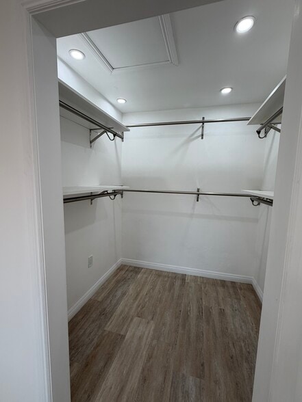 Building Photo - 454 Anna Linda Pl
