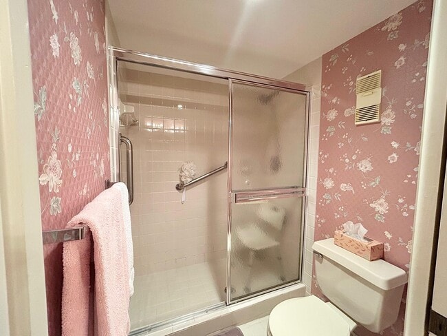 Building Photo - 4725 Lucerne Lakes Blvd E