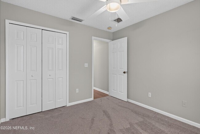 Building Photo - 12949 Chets Creek Dr S