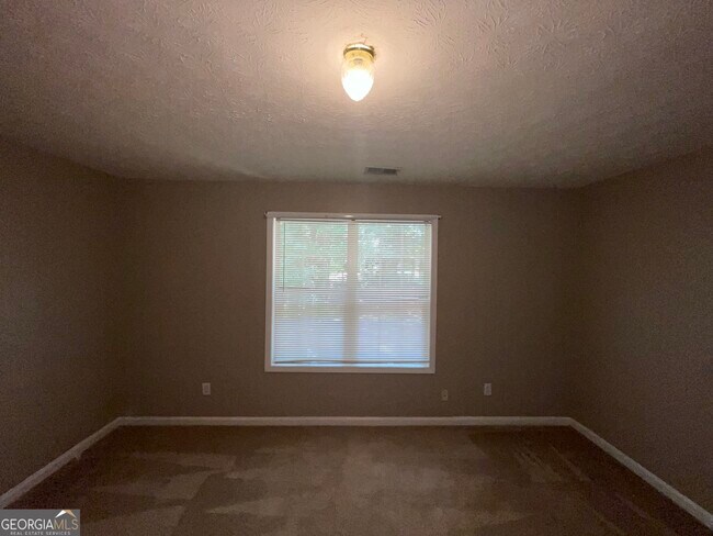 Building Photo - 102 Carolinas Way