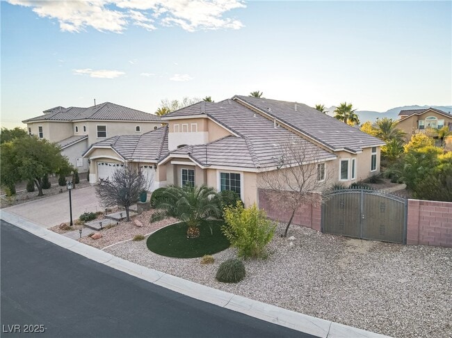 Building Photo - 7215 N Buttons Ridge Dr