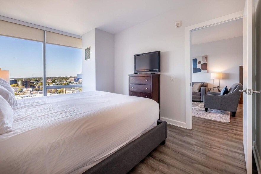 Building Photo - 405 Atlantic St