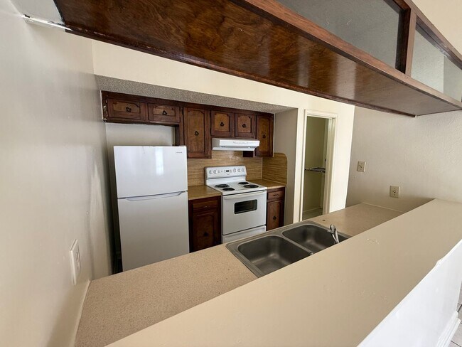 Building Photo - 8714 GSRI Ave
