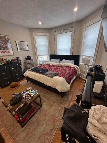 Primary Photo - 131 Park Dr